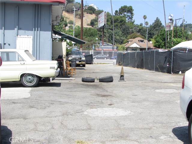 Image 45 of 50 For 3900 Figueroa