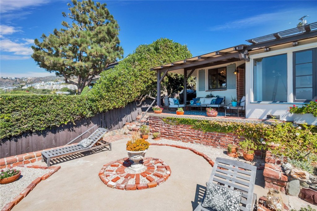 31112 Monterey Street Laguna Beach CA 92651