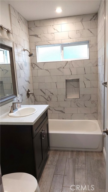 Detail Gallery Image 29 of 35 For 8649 Cantaloupe Ave, Panorama City,  CA 91402 - 3 Beds | 3 Baths