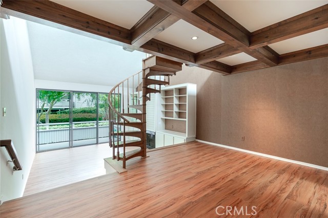 Detail Gallery Image 6 of 28 For 12 Barlovento Ct, Newport Beach,  CA 92663 - 2 Beds | 2 Baths