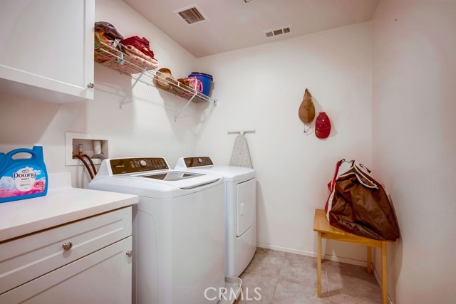 Detail Gallery Image 9 of 19 For 24229 Hazelnut Ave, Murrieta,  CA 92562 - 3 Beds | 2/1 Baths
