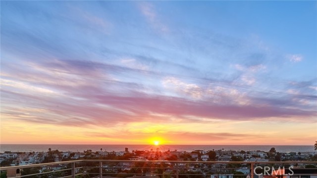 736 Gould Avenue, Hermosa Beach, California 90254, 3 Bedrooms Bedrooms, ,3 BathroomsBathrooms,Residential,Sold,Gould,SB24182647