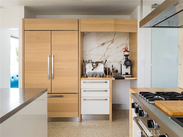 Detail Gallery Image 10 of 33 For 360 Hillcrest Street, El Segundo,  CA 90245 - 4 Beds | 4 Baths