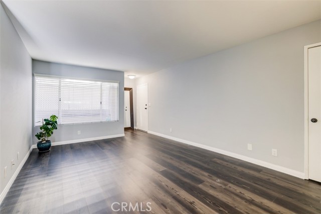 9920 Jordan Avenue, Chatsworth CA: https://media.crmls.org/medias/34b8a366-ffde-4060-b88a-da5508999e60.jpg