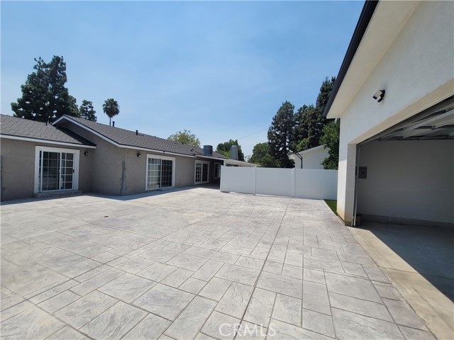 18001 Osborne Street, Sherwood Forest CA: https://media.crmls.org/medias/34b9c1bb-44dd-4c94-a233-1af089deb05f.jpg
