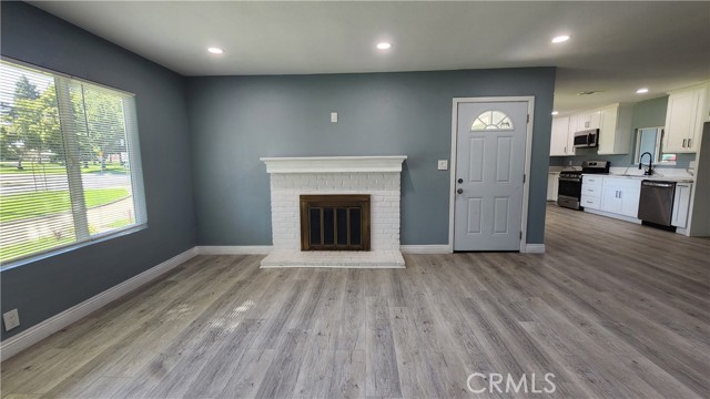 Detail Gallery Image 4 of 35 For 2045 S Cypress Ave, Ontario,  CA 91762 - 3 Beds | 2 Baths