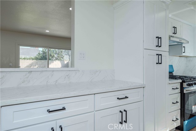 Detail Gallery Image 9 of 33 For 21142 Miramar Ln, Huntington Beach,  CA 92646 - 3 Beds | 2 Baths