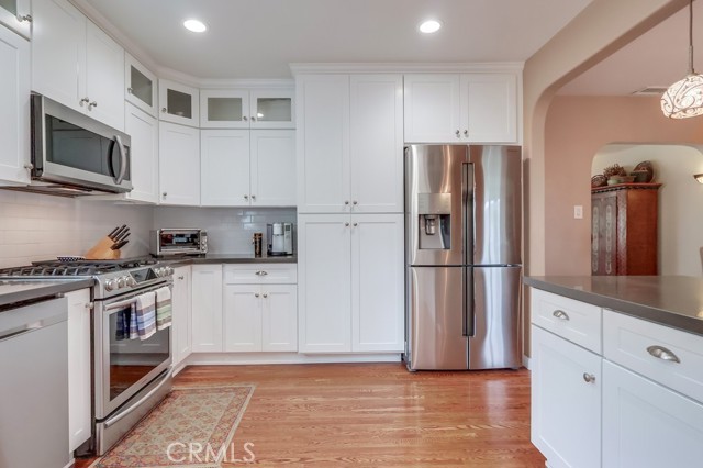 3952 Gaviota Avenue, Long Beach CA: https://media.crmls.org/medias/34bac47d-2675-46ff-a943-e3fd60ad69d4.jpg
