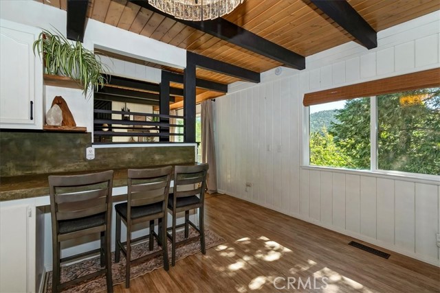 Detail Gallery Image 13 of 33 For 905 Jungfrau, Crestline,  CA 92325 - 2 Beds | 1/1 Baths