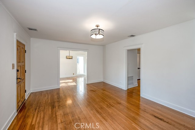 Detail Gallery Image 8 of 41 For 281 San Gabriel Ct, Sierra Madre,  CA 91024 - 4 Beds | 2 Baths