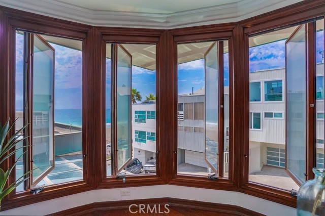 4230 The Strand, Manhattan Beach, California 90266, 3 Bedrooms Bedrooms, ,3 BathroomsBathrooms,Residential,Sold,The Strand,SB21190702