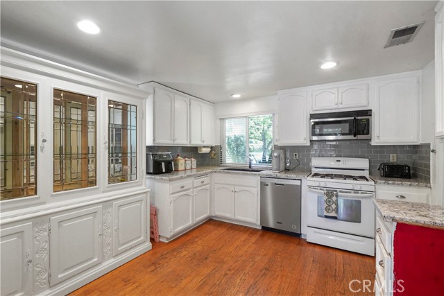 Detail Gallery Image 10 of 58 For 19455 Eagle Ridge Ln, Porter Ranch,  CA 91326 - 2 Beds | 3 Baths