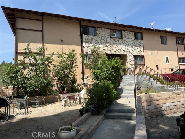 Detail Gallery Image 7 of 7 For 12287 Osborne St #12,  Pacoima,  CA 91331 - 3 Beds | 2 Baths