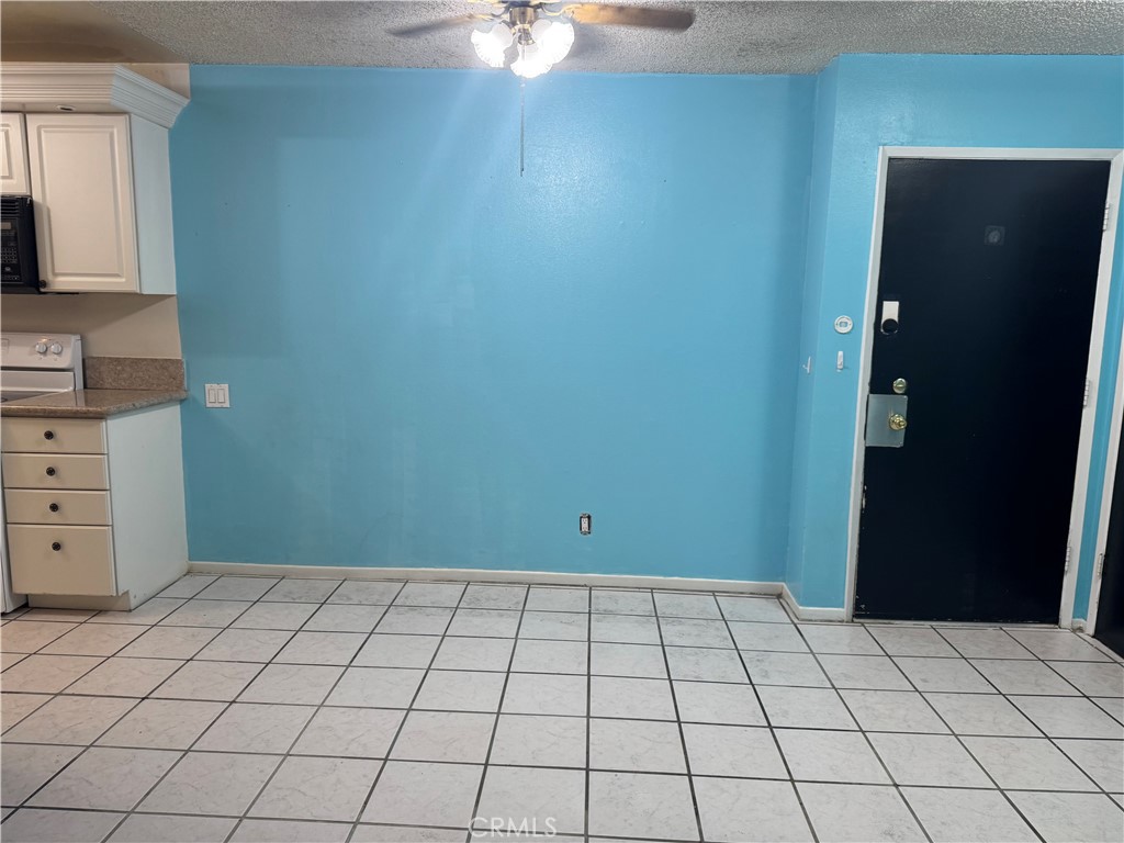 https://media.crmls.org/medias/34be267c-2fd4-4967-a3a2-ee638c6dcfd1.jpg?preset=X-Large