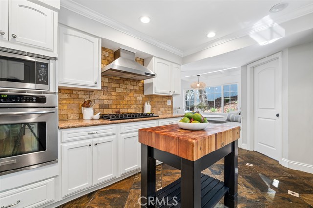 Detail Gallery Image 26 of 73 For 4590 Ensenada Dr, Woodland Hills,  CA 91364 - 3 Beds | 2/1 Baths