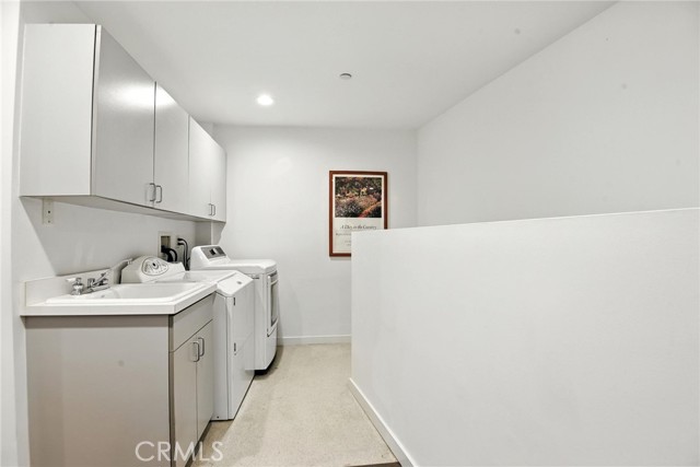 Detail Gallery Image 34 of 46 For 2203 3rd St #1,  Santa Monica,  CA 90405 - 2 Beds | 2/1 Baths
