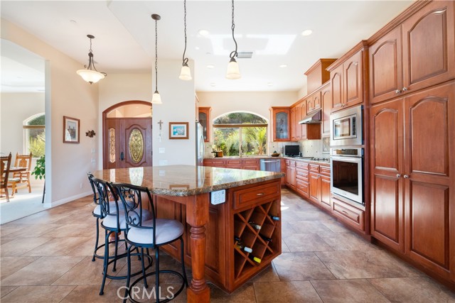 255 Puerta De Lomas, Fallbrook CA: https://media.crmls.org/medias/34c1464b-c880-44ea-9ee8-e66a75b74b6f.jpg