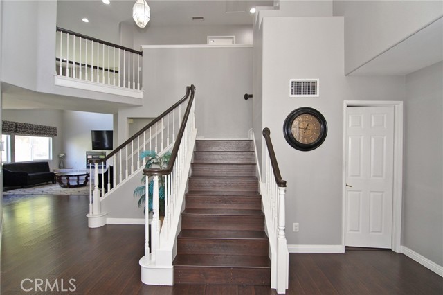 Detail Gallery Image 7 of 34 For 26426 Cardinal Dr, Canyon Country,  CA 91387 - 4 Beds | 3/1 Baths