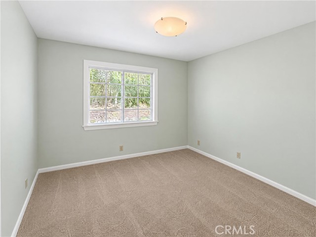1042 Whispering Oaks photo 15