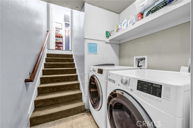 Detail Gallery Image 28 of 35 For 984 W Riverside Dr, Burbank,  CA 91506 - 3 Beds | 3 Baths