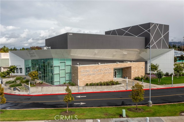 81 Strawberry, Irvine CA: https://media.crmls.org/medias/34c410a7-2f43-40d0-8f9a-86bc8ed724b9.jpg