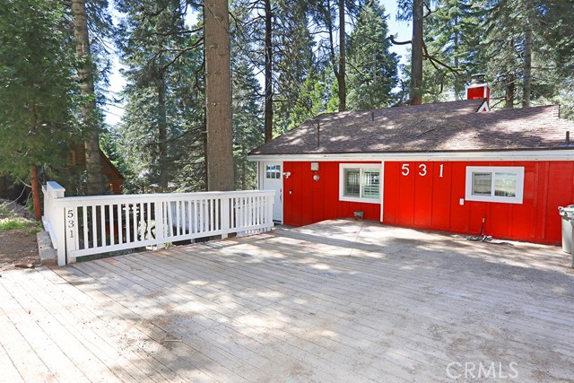 531 W Victoria Court, Lake Arrowhead CA: https://media.crmls.org/medias/34c45951-b2aa-4002-9f27-a6a4a92c6797.jpg