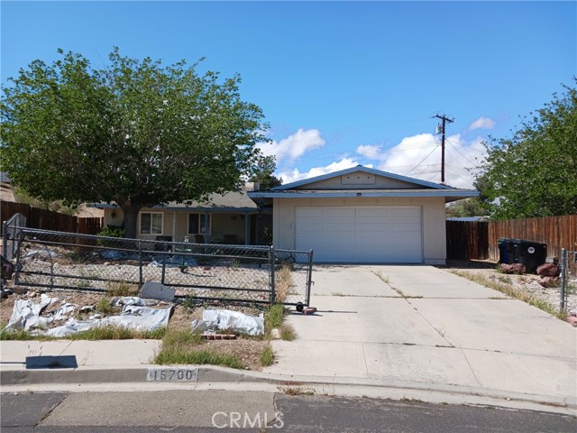 15700 Fresno Court, Victorville CA: https://media.crmls.org/medias/34c4cd2d-ab1f-44fa-bd76-e59786744b41.jpg