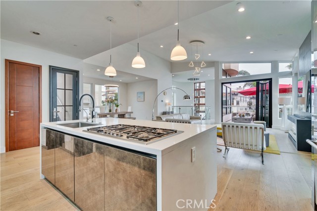 Detail Gallery Image 27 of 73 For 719 1st Pl, Hermosa Beach,  CA 90254 - 4 Beds | 4 Baths