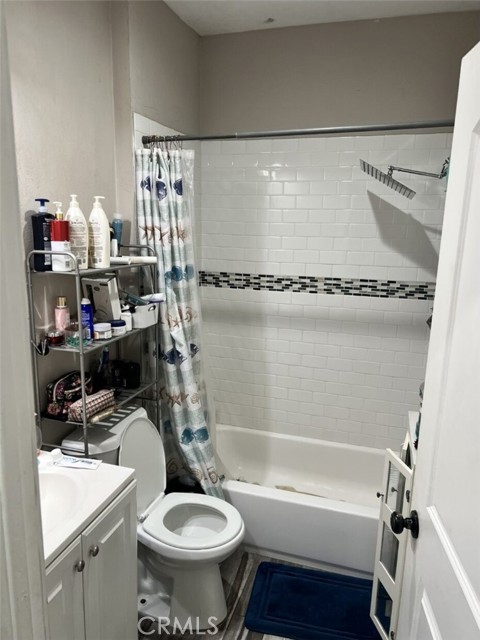 Detail Gallery Image 5 of 20 For 347 E 61st St, Los Angeles,  CA 90003 - 4 Beds | 3 Baths