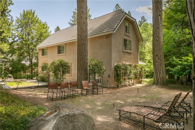 Detail Gallery Image 12 of 40 For 27442 Meadow Bay Dr, Lake Arrowhead,  CA 92352 - 4 Beds | 3/1 Baths
