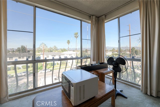 Detail Gallery Image 29 of 48 For 12830 Burbank Blvd. #310,  Valley Village,  CA 91607 - 2 Beds | 2 Baths