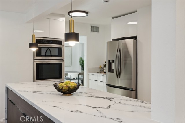1290 E Woodbury Road, Pasadena CA: https://media.crmls.org/medias/34c797b0-4a1b-43f4-a27a-b8fd46b93c15.jpg