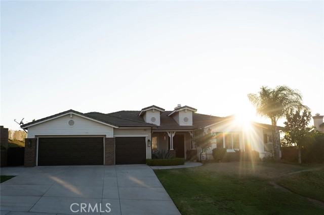 Detail Gallery Image 1 of 1 For 4693 Laurel Ridge Dr, Jurupa Valley,  CA 92509 - 4 Beds | 2/1 Baths