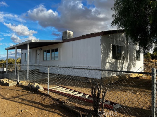 Detail Gallery Image 1 of 5 For 9919 Desert View Rd, Pinon Hills,  CA 92372 - 3 Beds | 2 Baths