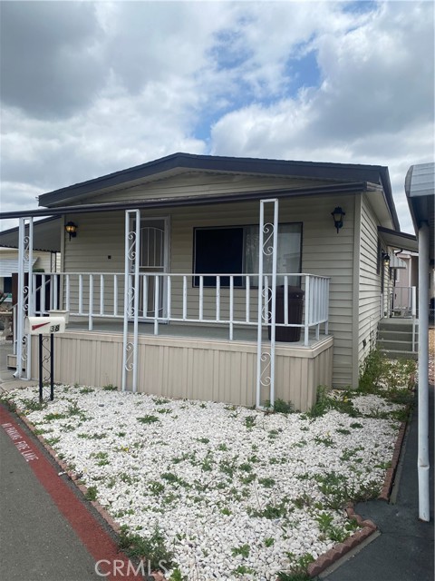 38 Elm Via, Anaheim CA: https://media.crmls.org/medias/34c844be-3387-4b31-b365-eb4ac1c703be.jpg