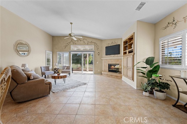 24217 Corte Cordoba, Murrieta CA: https://media.crmls.org/medias/34c85d1a-3f36-4c18-9b6b-dedb50f7add3.jpg