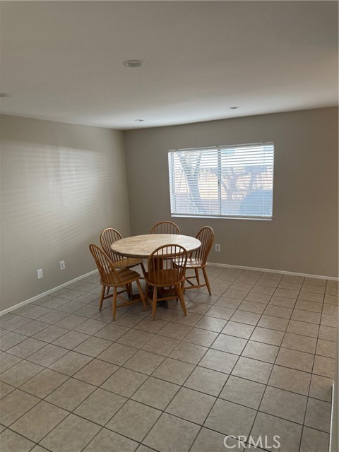 Detail Gallery Image 4 of 21 For 11106 Arminta St #4,  Sun Valley,  CA 91352 - 2 Beds | 1/1 Baths