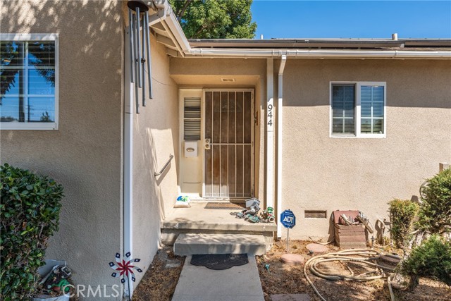 Detail Gallery Image 2 of 12 For 944 S Russelee Dr, West Covina,  CA 91790 - 2 Beds | 1 Baths