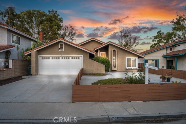 Detail Gallery Image 2 of 43 For 30 Country Ridge Rd, Pomona,  CA 91766 - 4 Beds | 2 Baths