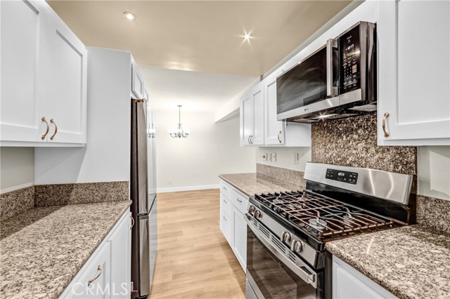 Detail Gallery Image 13 of 27 For 497 S El Molino #106,  Pasadena,  CA 91101 - 2 Beds | 2 Baths