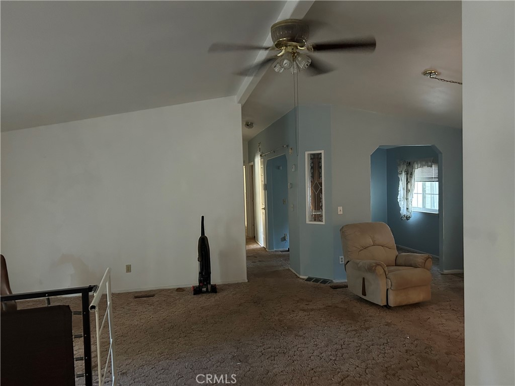 https://media.crmls.org/medias/34cb181c-6967-4aa6-8ae4-88d2d1df3320.jpg?preset=X-Large