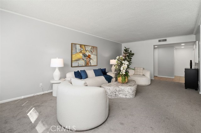 540 Kelton Avenue, Los Angeles CA: https://media.crmls.org/medias/34cb73cd-79cb-460f-9189-6f1b8369d775.jpg