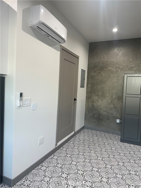Detail Gallery Image 9 of 22 For 2211 1.2 Hyperion Ave #1/2,  Los Angeles,  CA 90027 - 0 Beds | 1 Baths