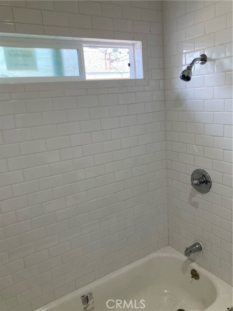 9235 Otis Street, South Gate CA: https://media.crmls.org/medias/34cbfa2f-9644-4638-a9f2-e4e324655db9.jpg