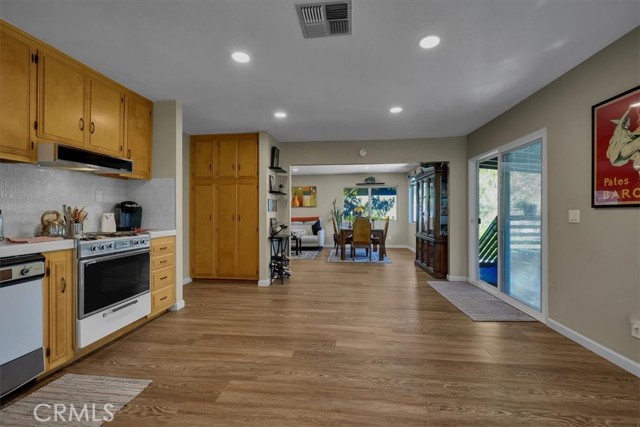 33230 Hollister, Lake Elsinore CA: https://media.crmls.org/medias/34cc3a0d-23ac-4923-9ca7-250266e32305.jpg