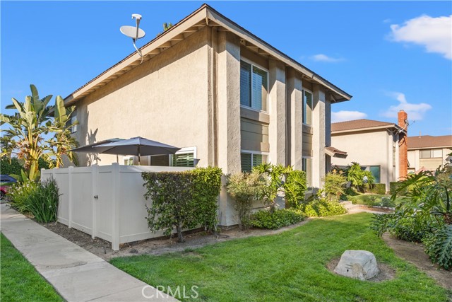 Detail Gallery Image 2 of 26 For 16869 Donwest, Tustin,  CA 92780 - 2 Beds | 1/1 Baths