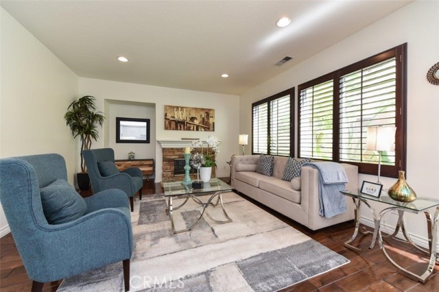 Detail Gallery Image 9 of 26 For 20 Larchwood, Irvine,  CA 92602 - 4 Beds | 3/1 Baths