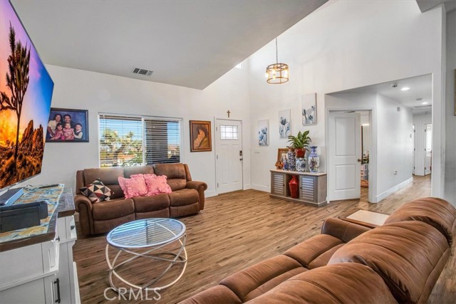 Detail Gallery Image 10 of 37 For 58385 Delano, Yucca Valley,  CA 92284 - 4 Beds | 2 Baths