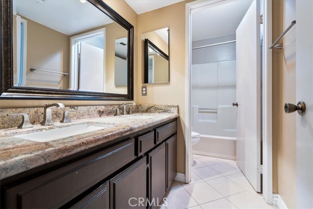 Detail Gallery Image 7 of 16 For 5322 Colodny Dr #9,  Agoura Hills,  CA 91301 - 2 Beds | 2 Baths