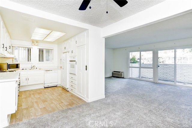Detail Gallery Image 8 of 26 For 666 via Los Altos #B,  Laguna Woods,  CA 92637 - 2 Beds | 2 Baths